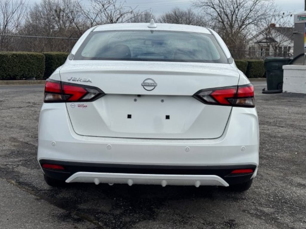 New 2025 Nissan Versa 1.6 SV Sedan