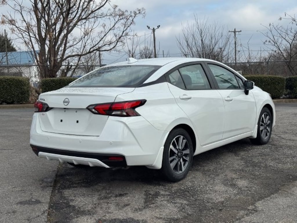 New 2025 Nissan Versa 1.6 SV Sedan