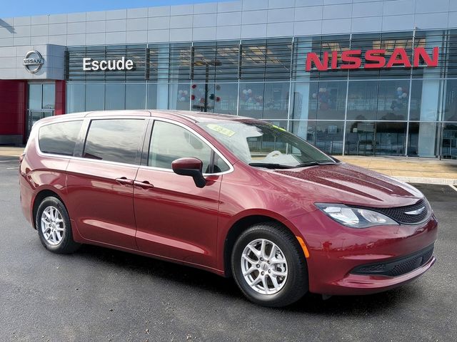 2022 Chrysler Voyager