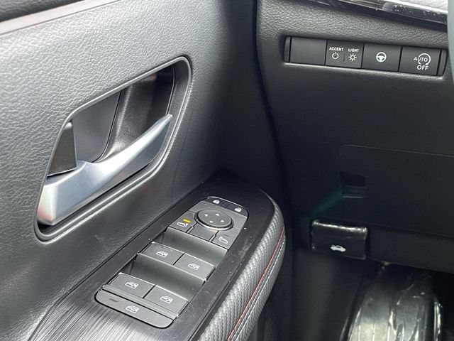 2026 Nissan KICKS SR - Photo 18