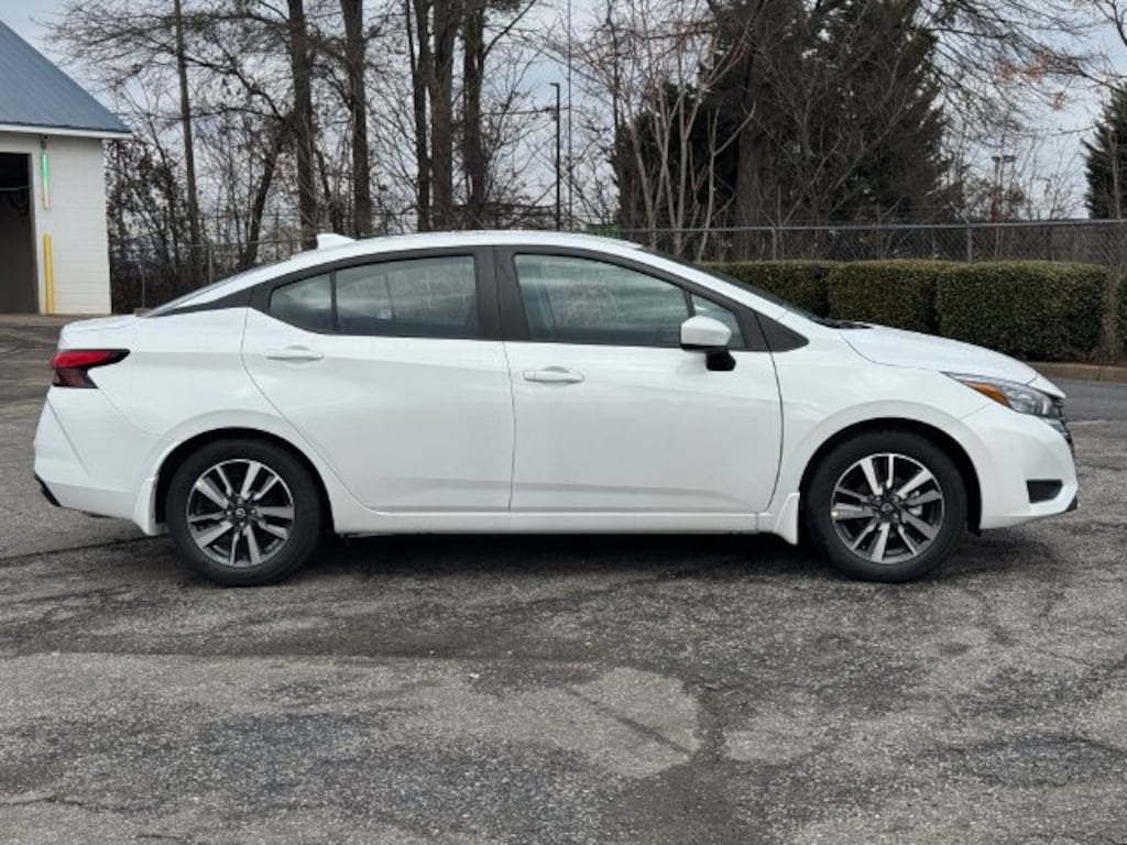 New 2025 Nissan Versa 1.6 SV Sedan
