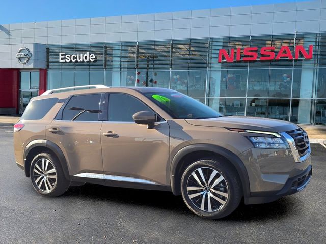 2025 Nissan Pathfinder Platinum SUV