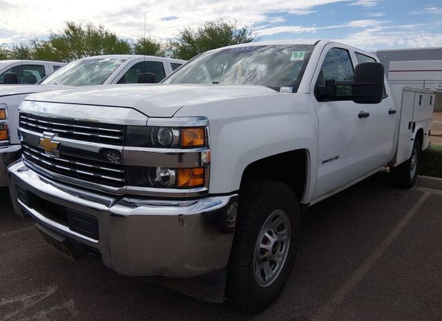 2018 Chevrolet Silverado 3500HD Chassis WT Truck Crew Cab