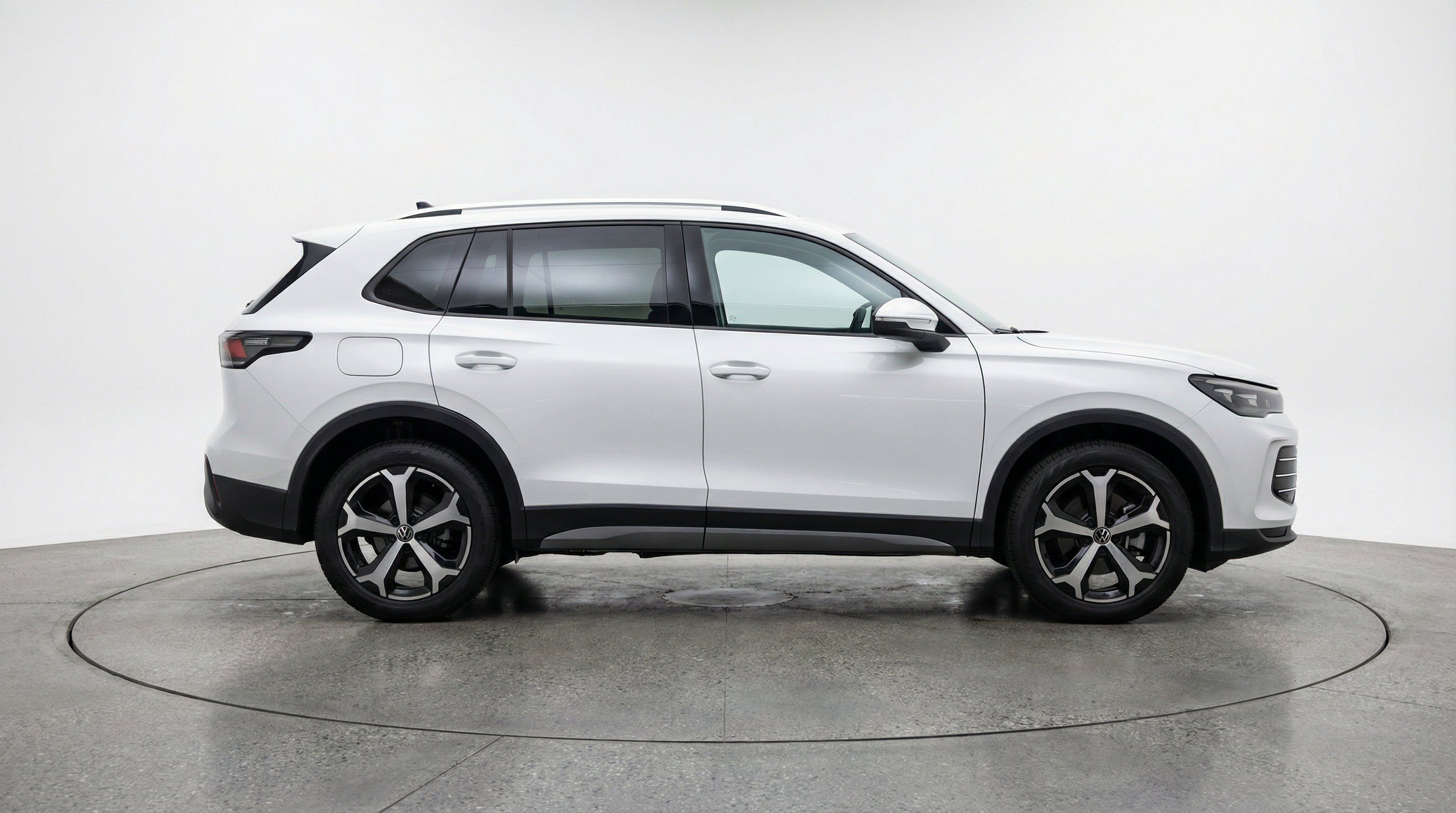 Thumbnail: 2026 Volkswagen Tiguan - 10