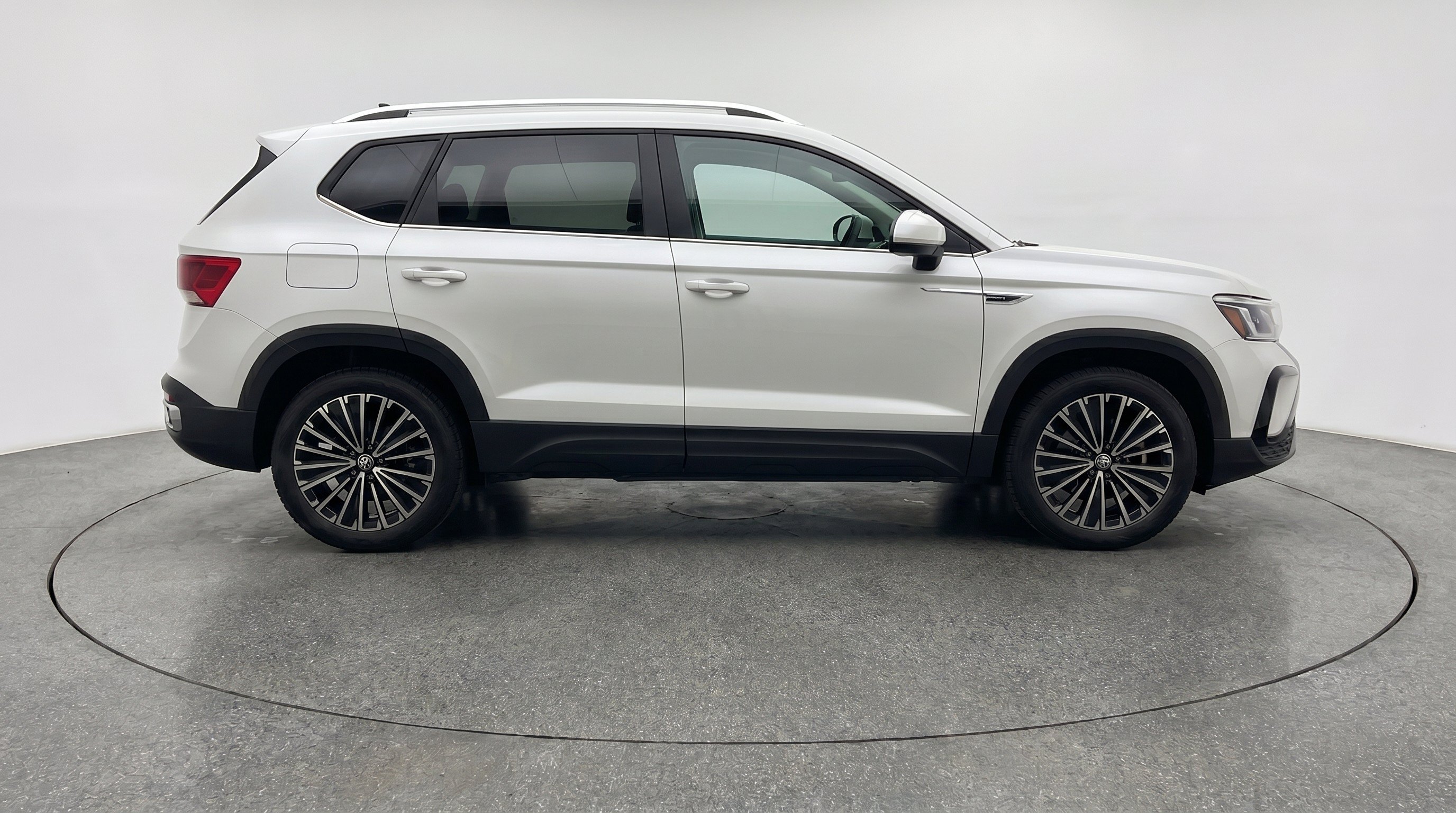 Thumbnail: 2026 Volkswagen Taos - 10