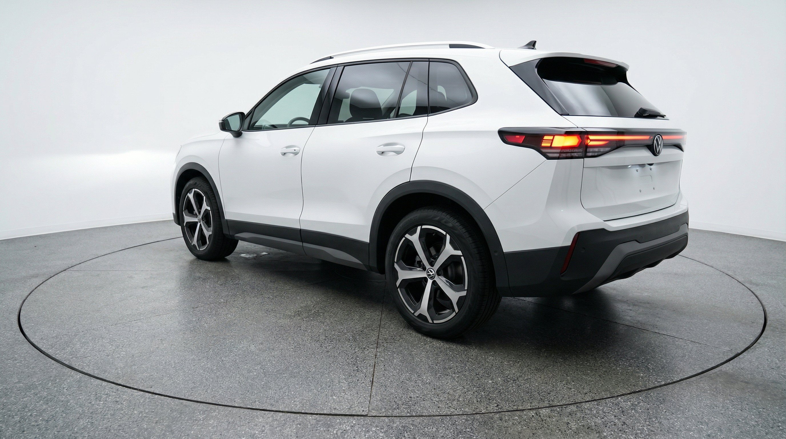 Thumbnail: 2026 Volkswagen Tiguan - 6