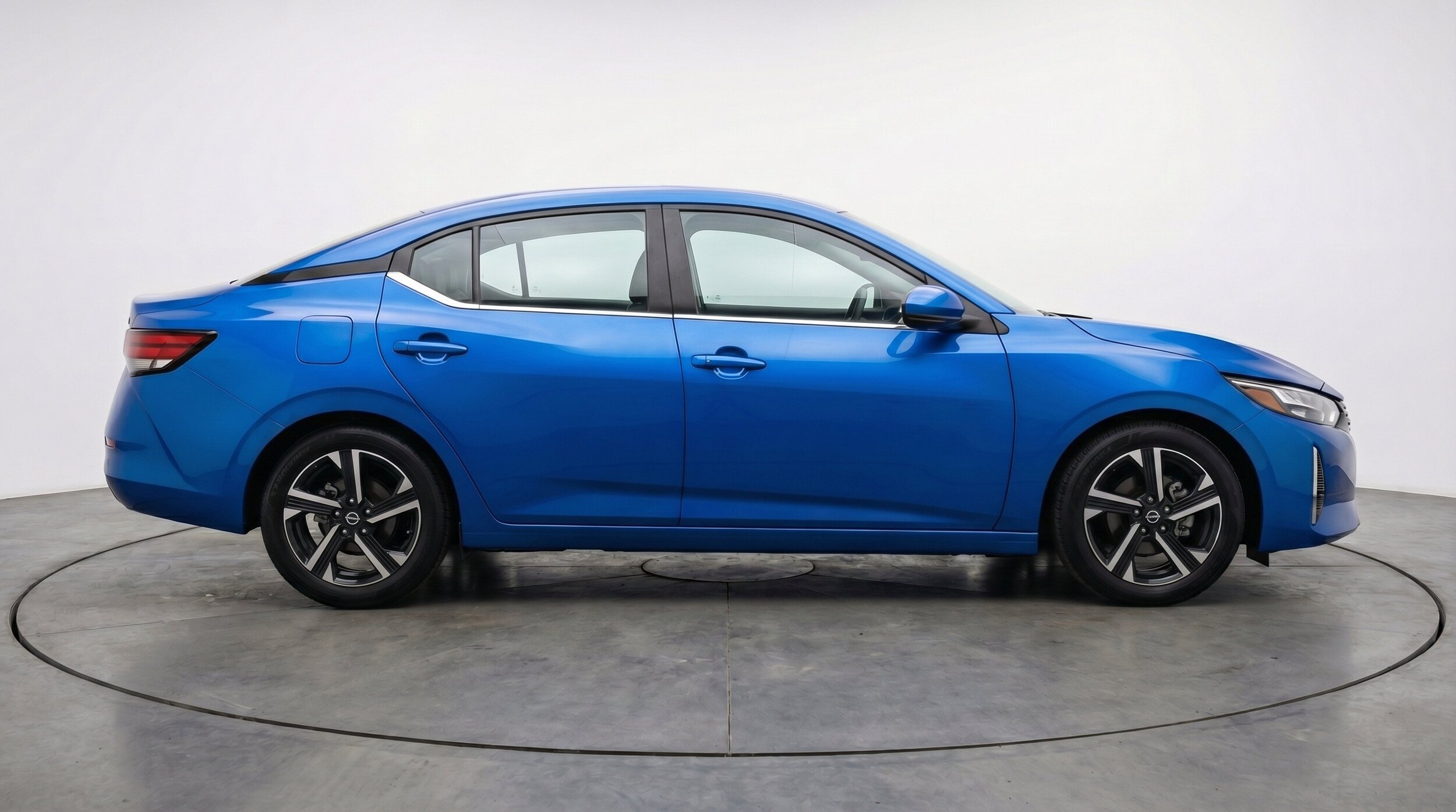 Thumbnail: 2025 Nissan Sentra - 10