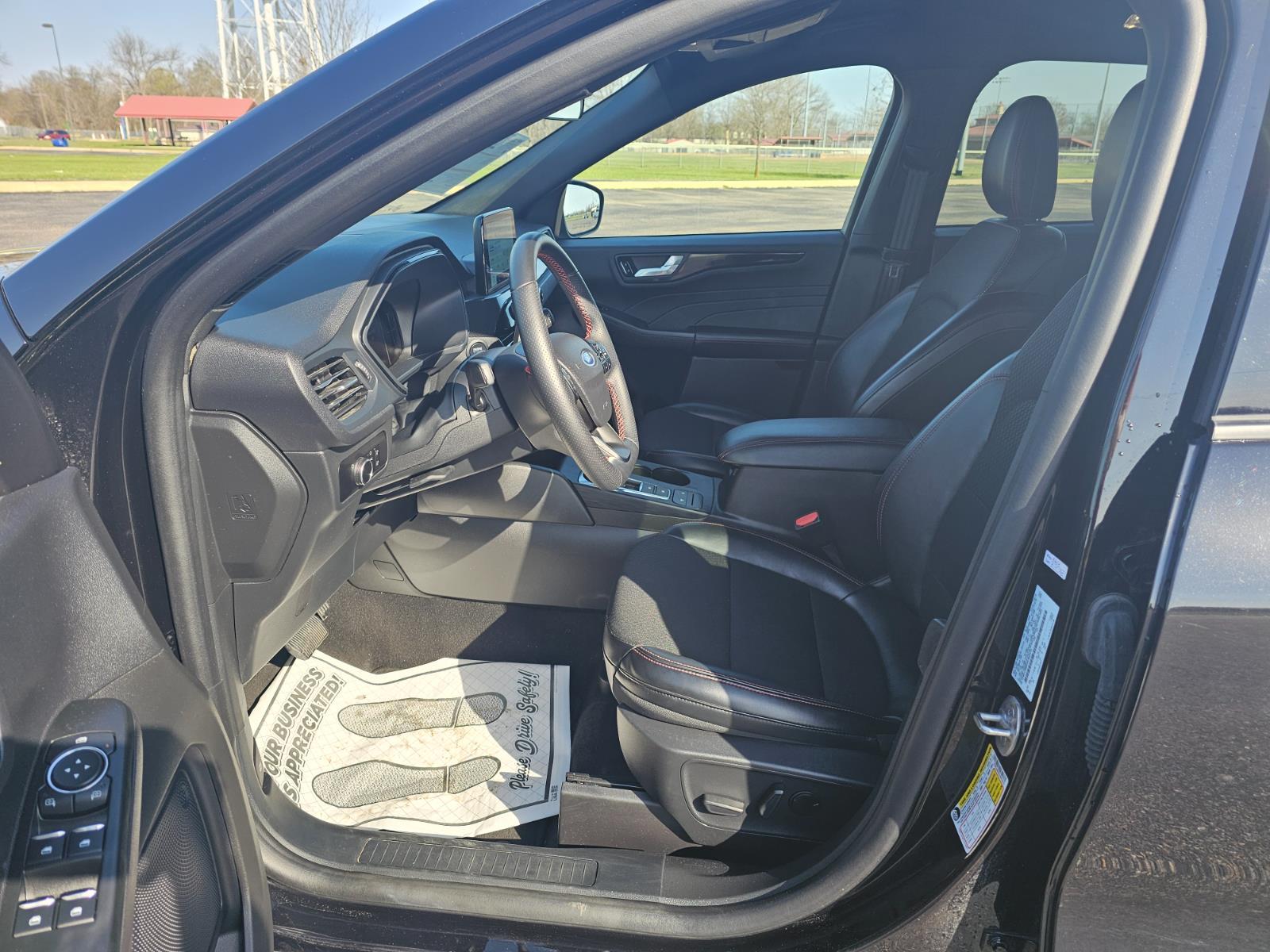 2025 Ford Escape ST-Line - Photo 10