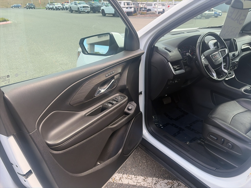 Used 2023 GMC Terrain SLT SUV