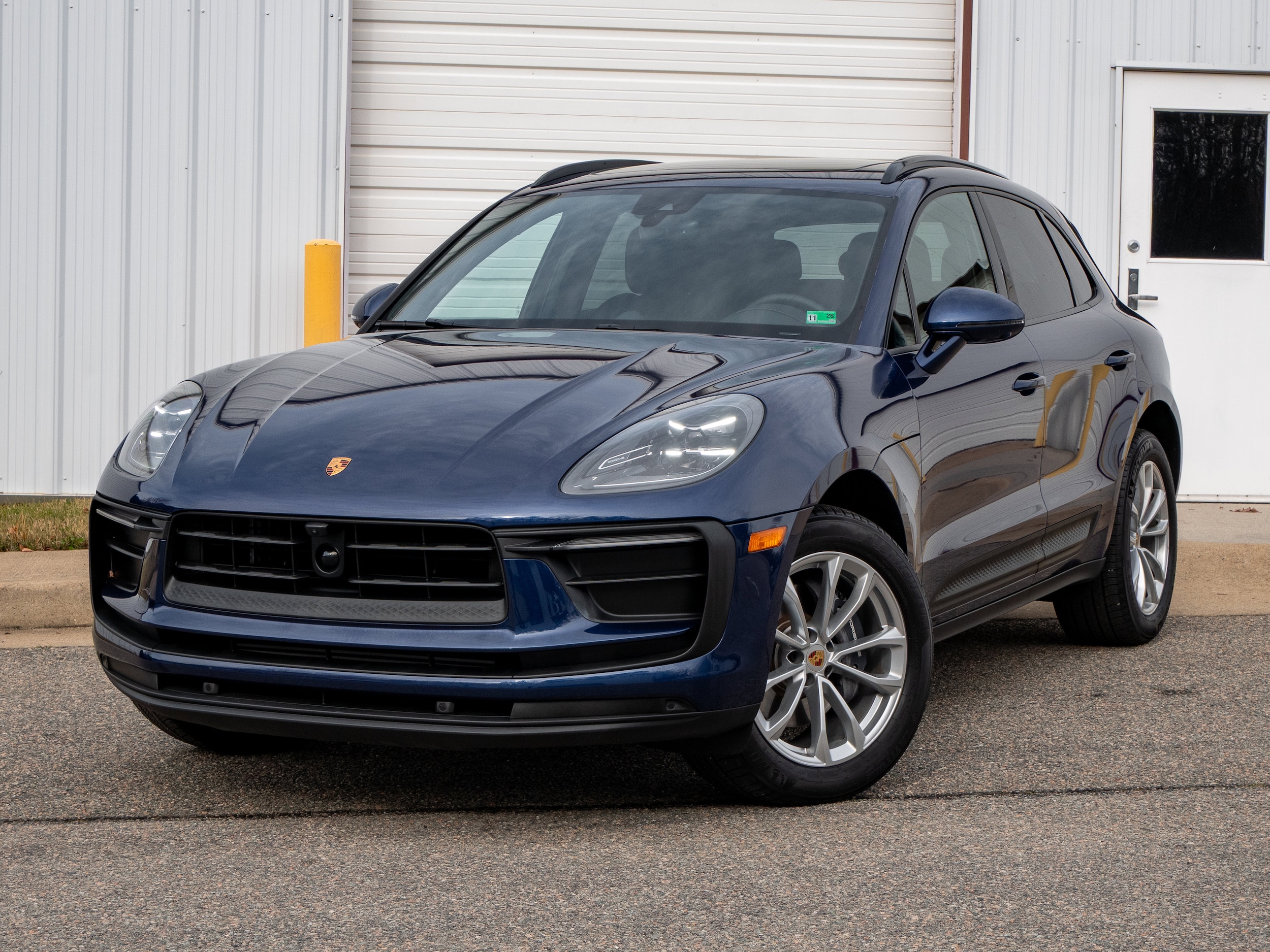 2025 Porsche Macan Base