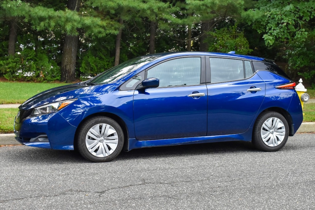 Used 2025 Nissan LEAF S Hatchback