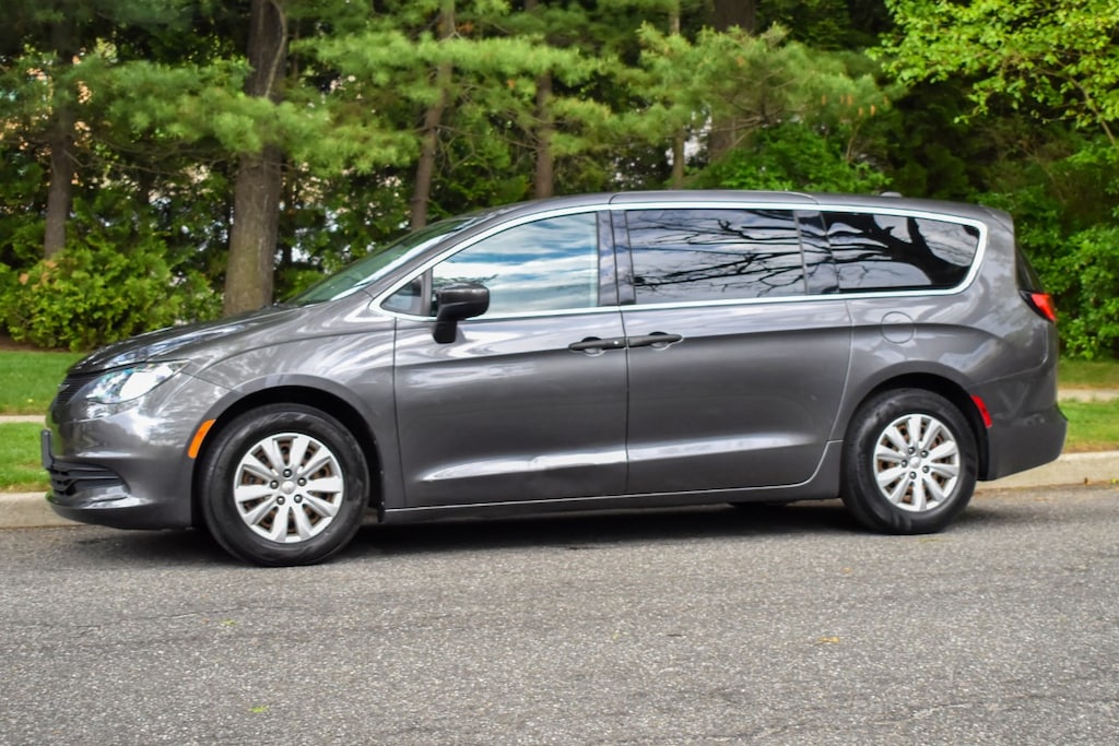 Used 2019 Chrysler Pacifica L Van Passenger Van