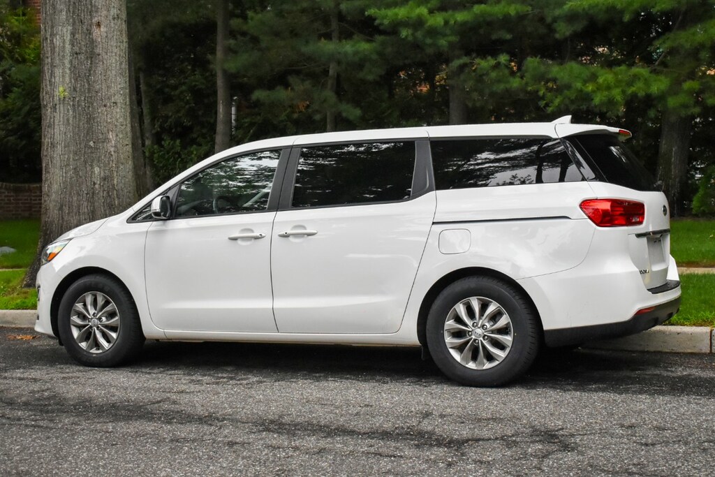 Used 0 Kia Sedona LX Van