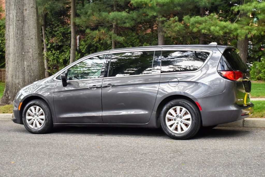 Used 2019 Chrysler Pacifica L Van Passenger Van