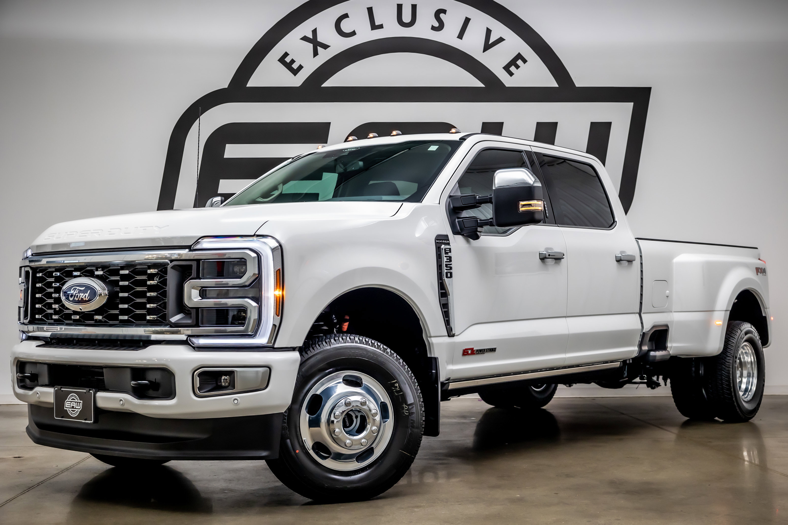 2026 Ford F-350 Platinum 4WD Crew Cab 8 Box Truck Crew Cab