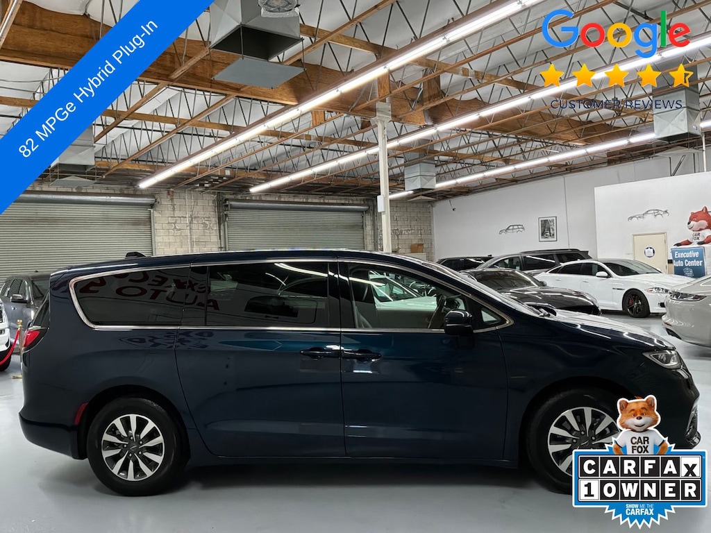 Used 2023 Chrysler Pacifica Hybrid Touring L Minivan/Van