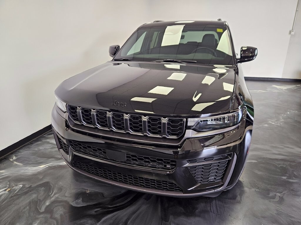 New 2026 Jeep Grand Cherokee LAREDO ALTITUDE 4X4 Sport Utility