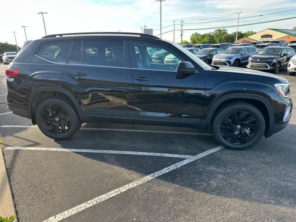 New 2026 Volkswagen Atlas SE w/Technology SUV
