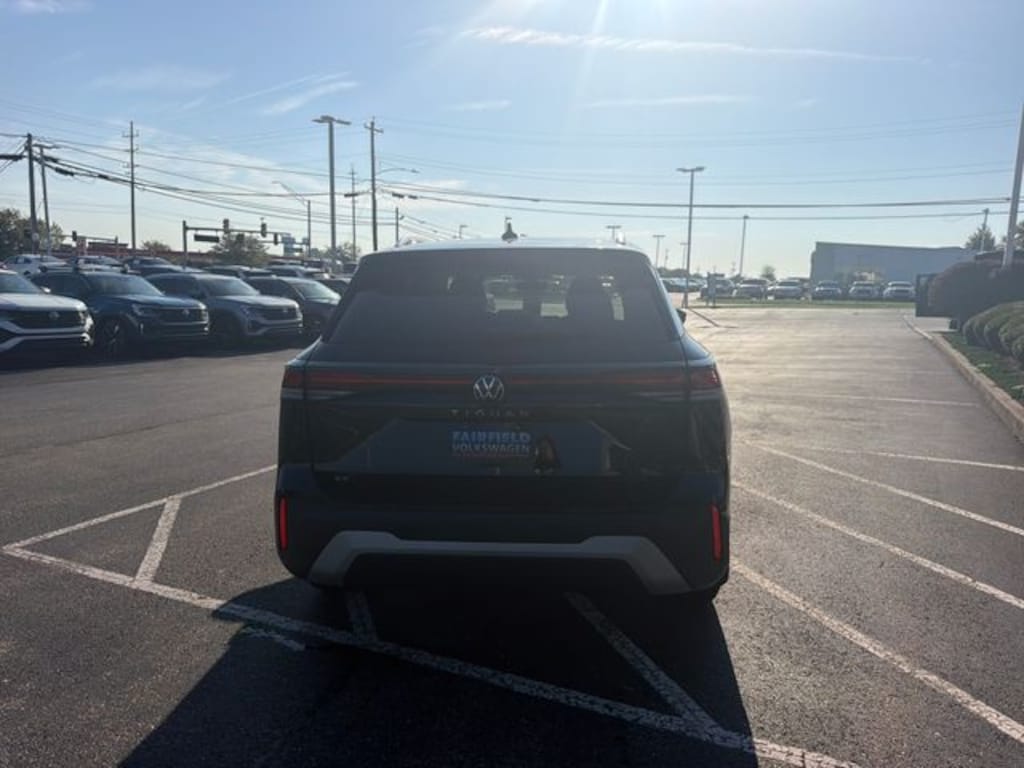 New 2026 Volkswagen Tiguan SE SUV