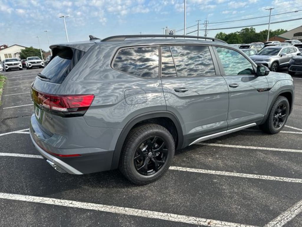 New 2026 Volkswagen Atlas Peak Edition SUV