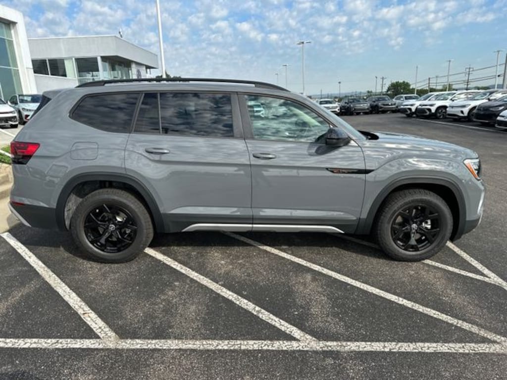 New 2026 Volkswagen Atlas Peak Edition SUV