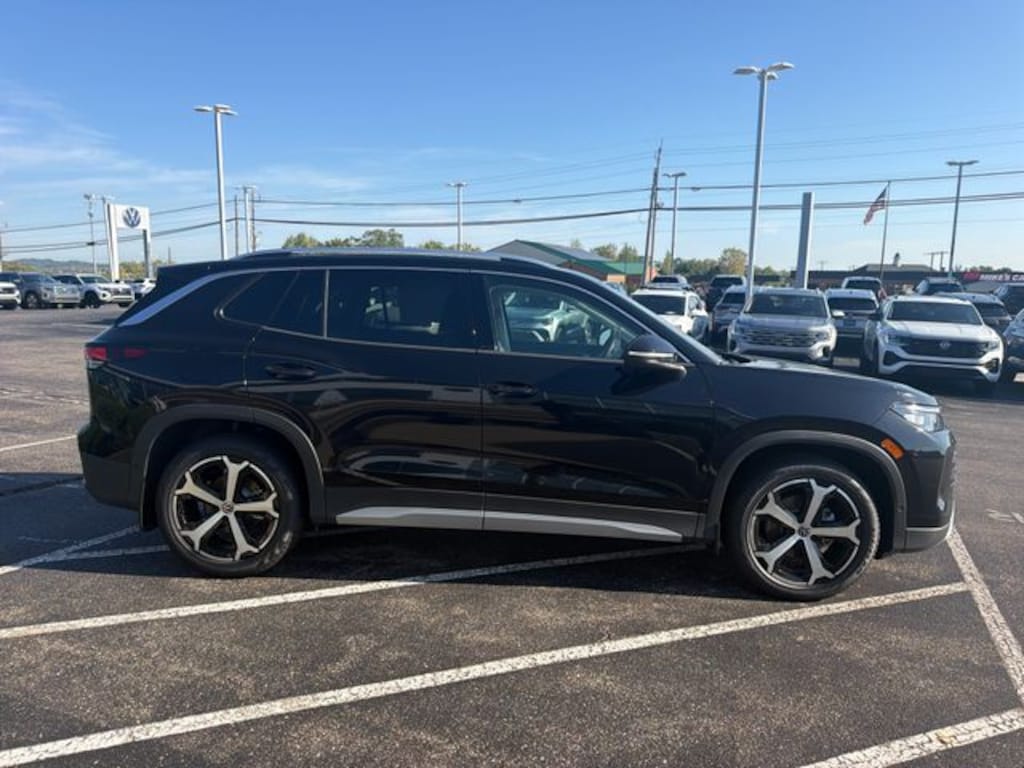 New 2026 Volkswagen Tiguan SE SUV