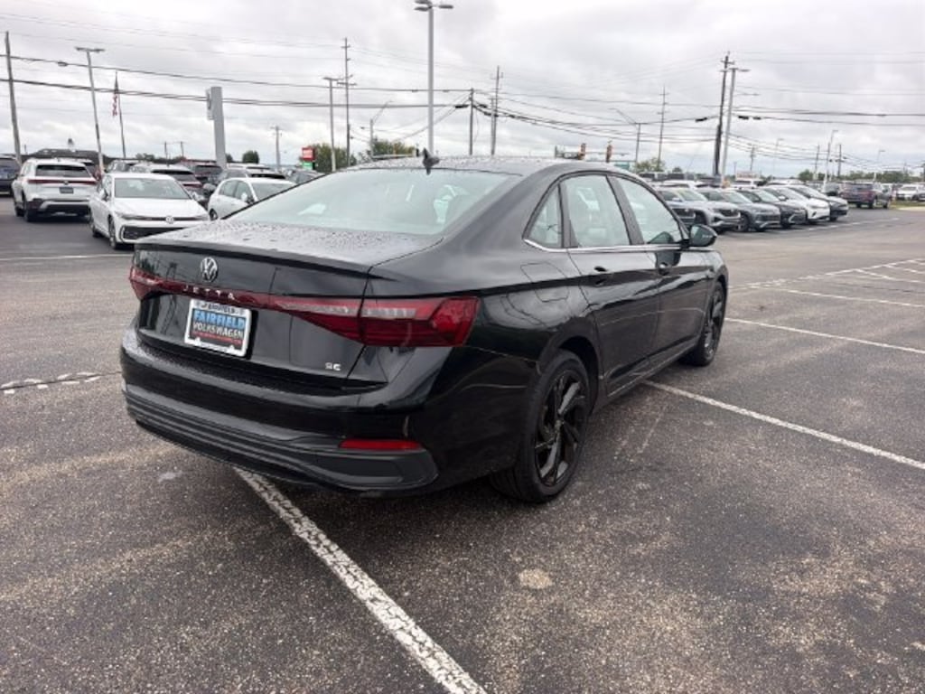 Certified 2025 Volkswagen Jetta 1.5T SE Sedan