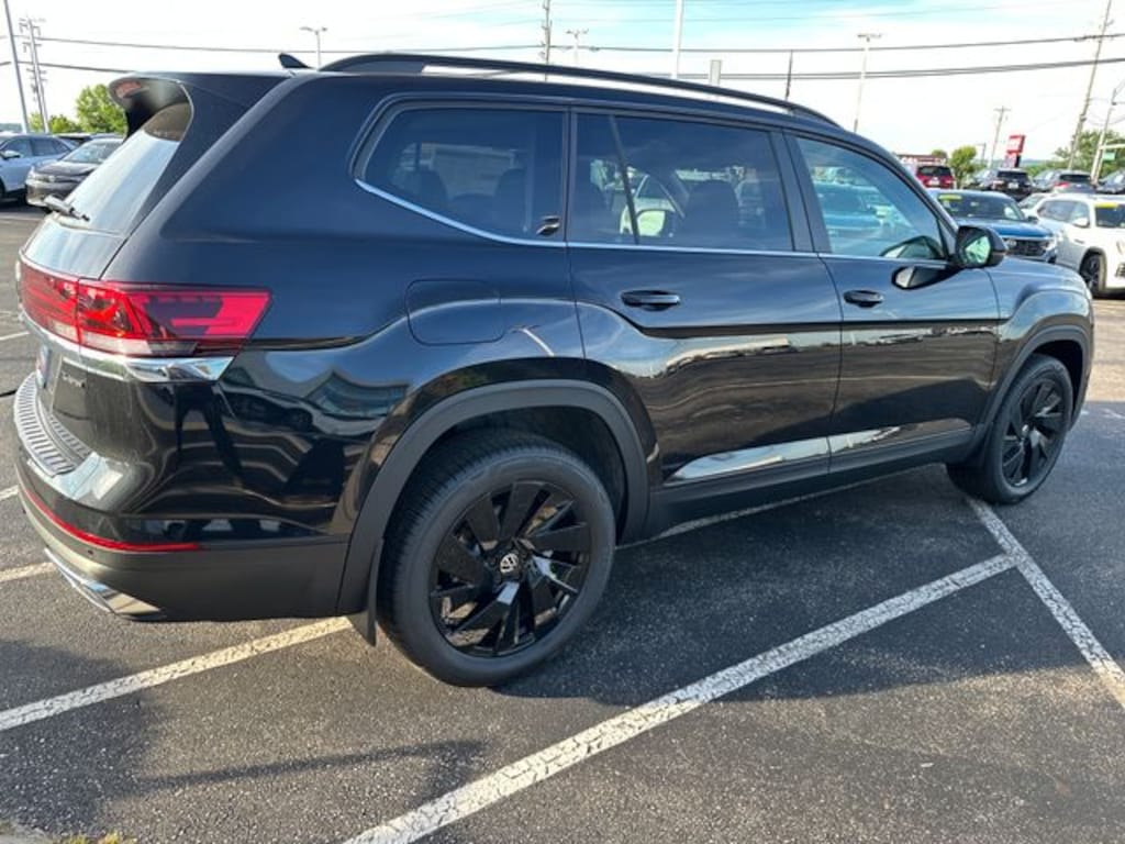 New 2026 Volkswagen Atlas SE w/Technology SUV