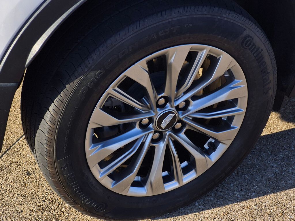 2024 Cadillac XT4 Premium Luxury - Photo 7