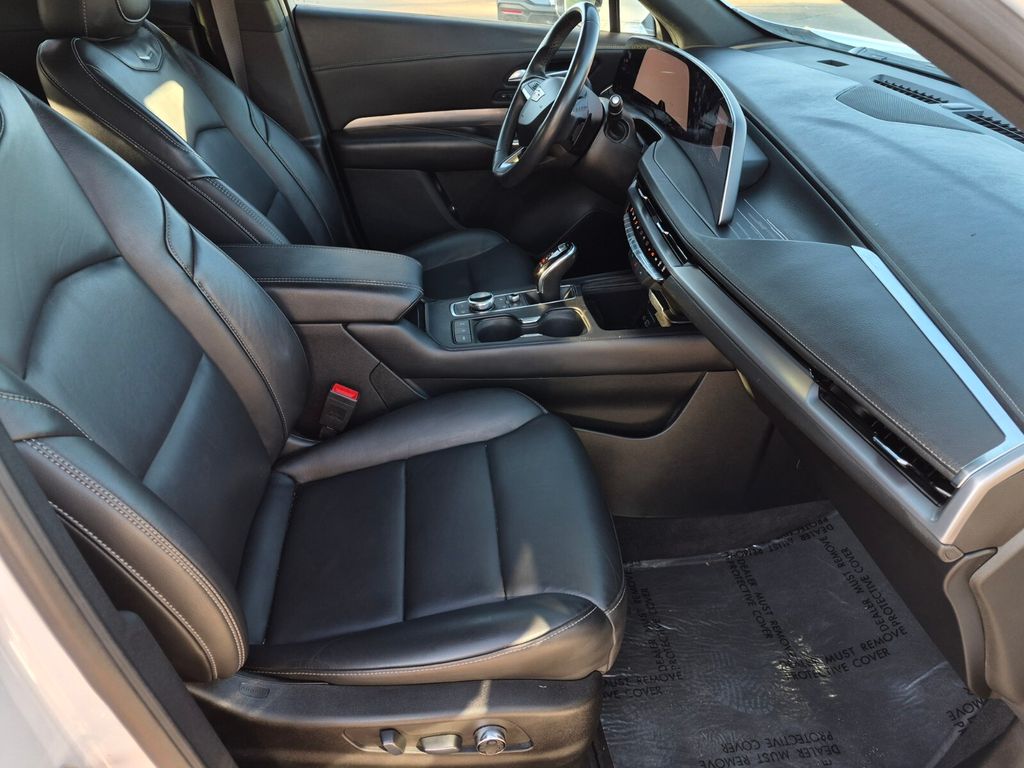 2024 Cadillac XT4 Premium Luxury - Photo 38