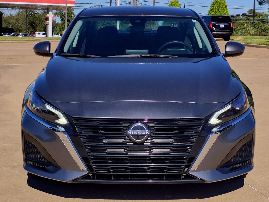 Used 2023 Nissan Altima 2.5 SV Sedan