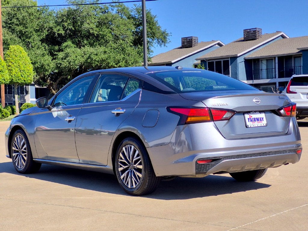 Used 2023 Nissan Altima 2.5 SV Sedan