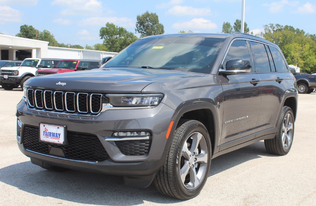 Used 2024 Jeep Grand Cherokee Limited SUV