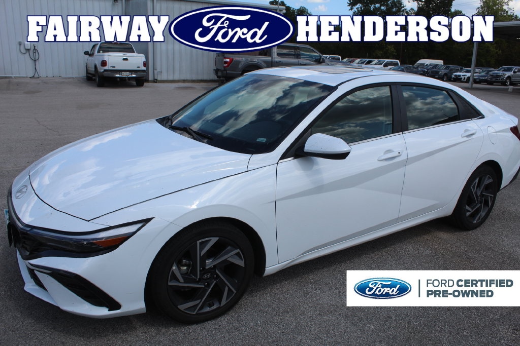 Certified 2025 Hyundai Elantra SEL Convenience SEDAN