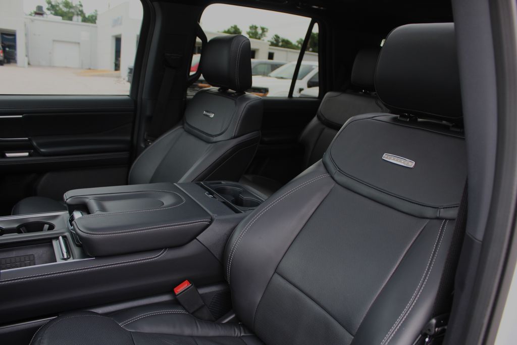 2025 Ford Expedition Platinum - Photo 19