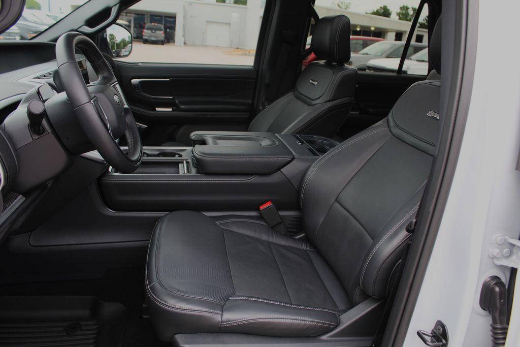 2025 Ford Expedition Platinum - Photo 18