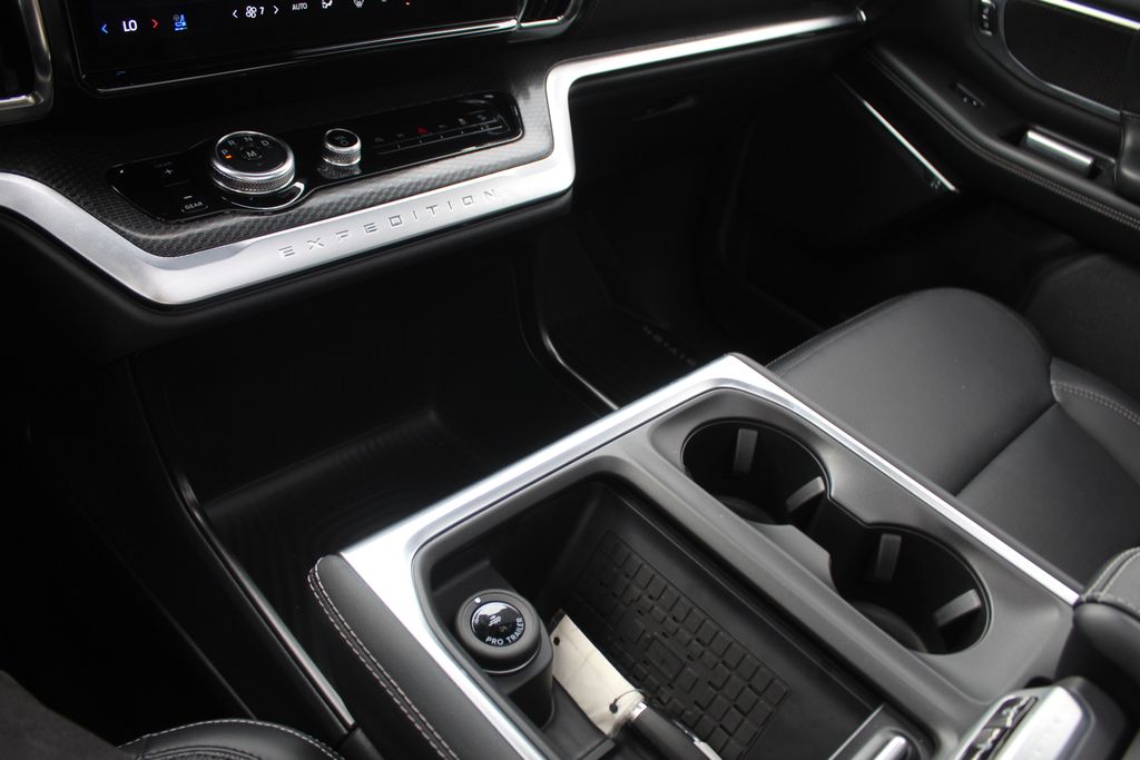 2025 Ford Expedition Platinum - Photo 44