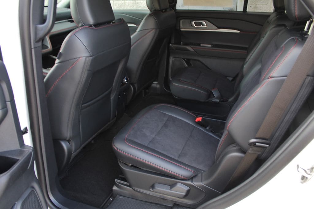 2026 Ford Explorer ST - Photo 34