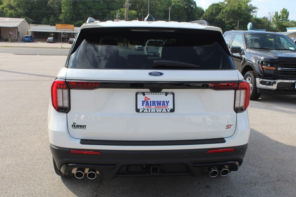 2026 Ford Explorer ST - Photo 9