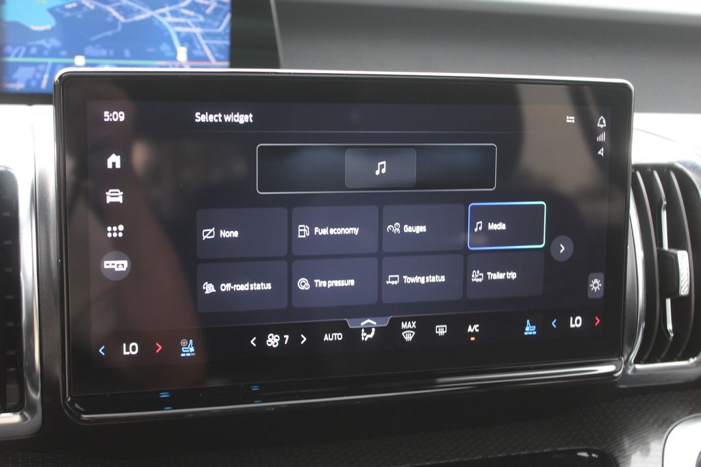 2025 Ford Expedition Platinum - Photo 41