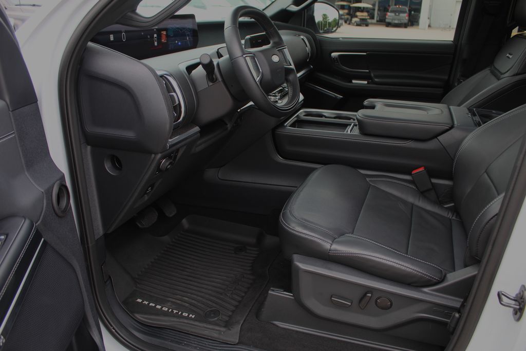 2025 Ford Expedition Platinum - Photo 15