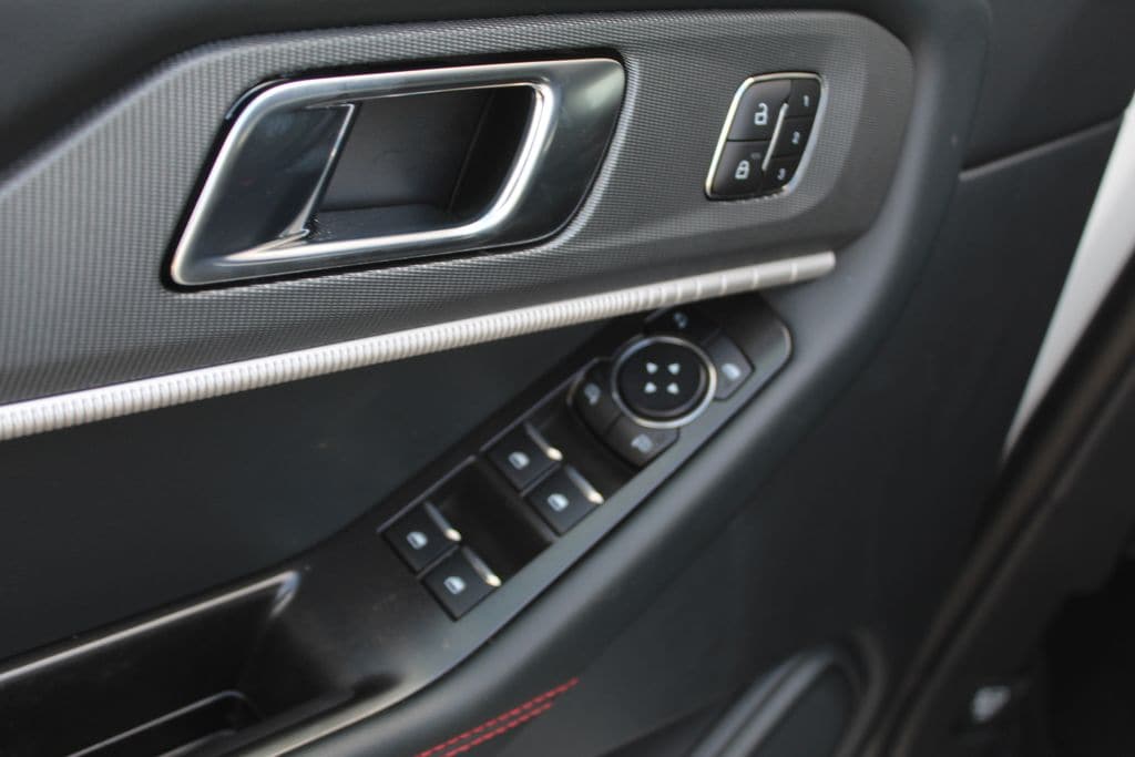 2026 Ford Explorer ST - Photo 29