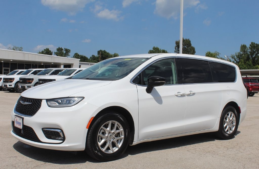 Certified 2024 Chrysler Pacifica Touring L PASSENGER VAN