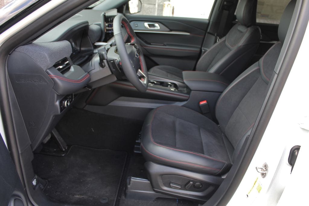 2026 Ford Explorer ST - Photo 32