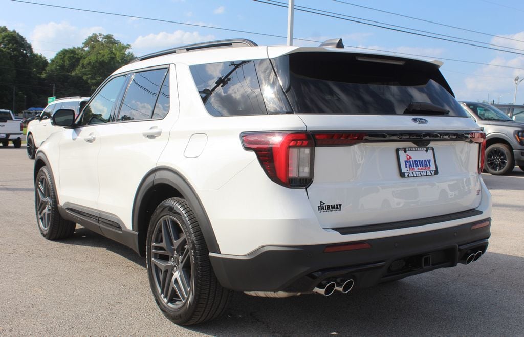 2026 Ford Explorer ST - Photo 8