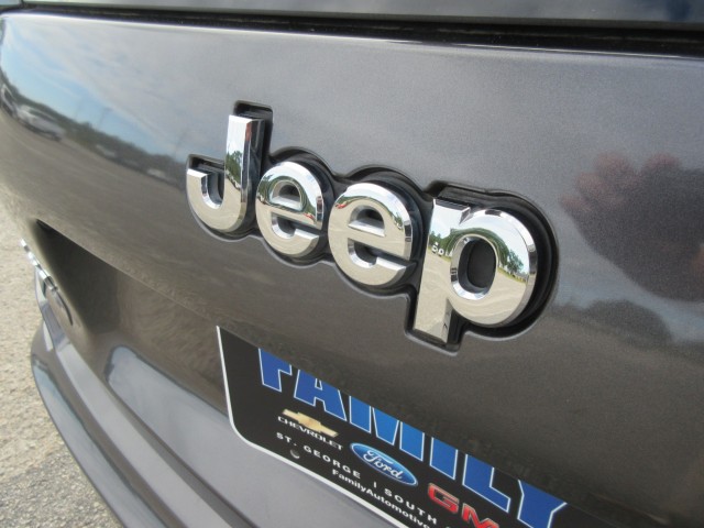 2019 Jeep Cherokee Overland - Photo 13