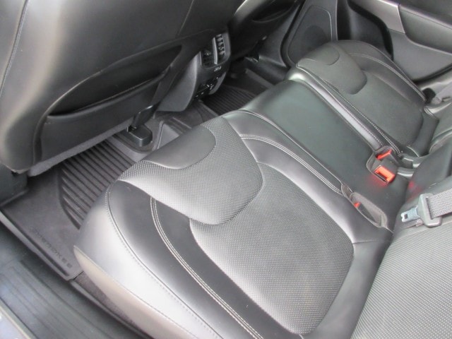2019 Jeep Cherokee Overland - Photo 18