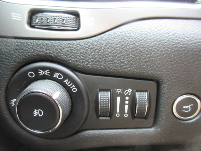 2019 Jeep Cherokee Overland - Photo 31