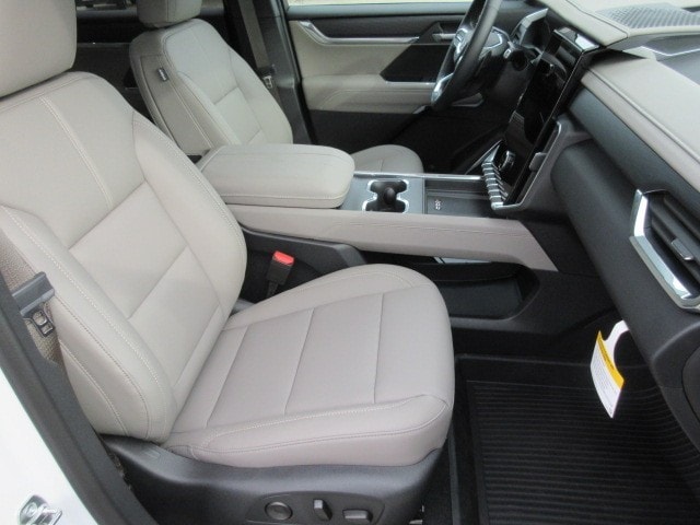 2026 GMC Acadia Elevation - Photo 13
