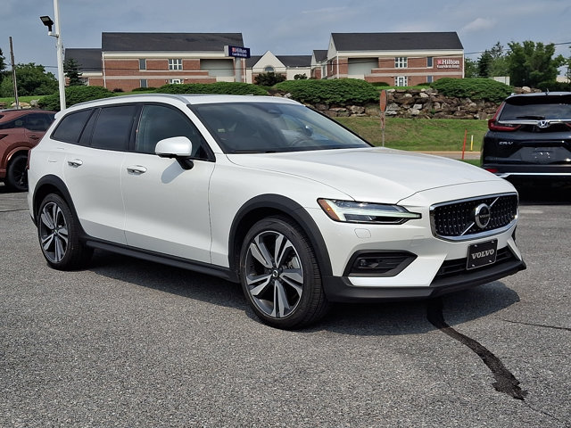 2024 Volvo V60 Cross Country
